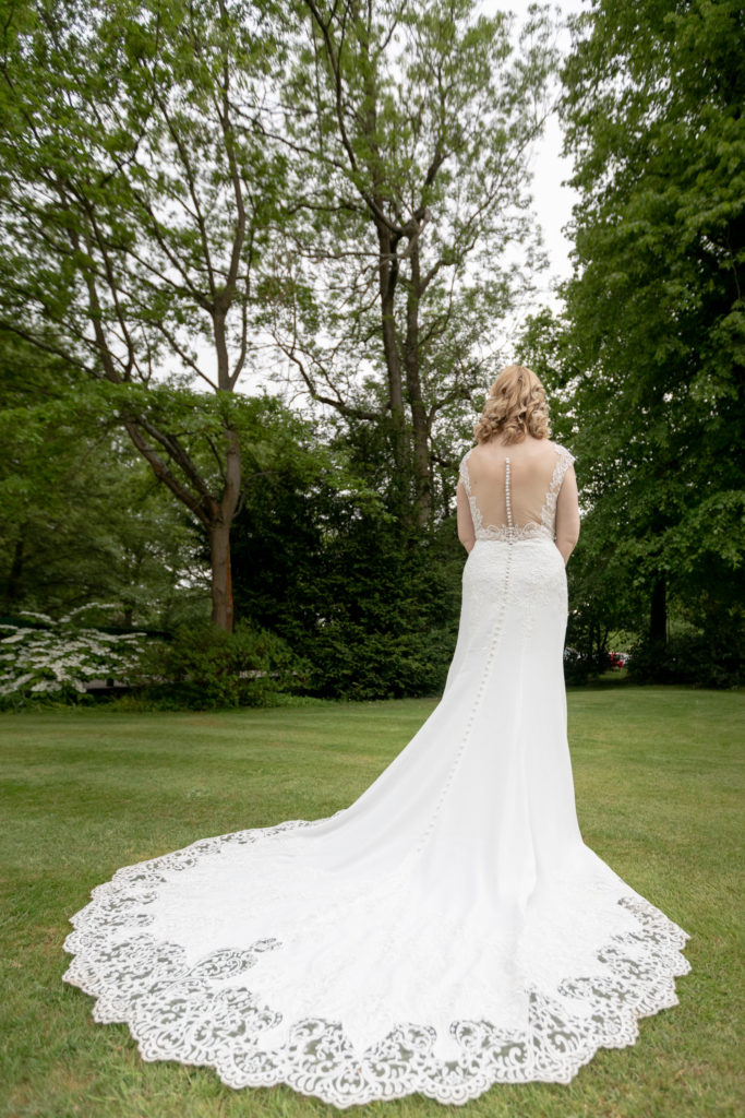 56 brides flowing dress detail ardencote hotel gardens claverdon warwickshire oxford wedding photography