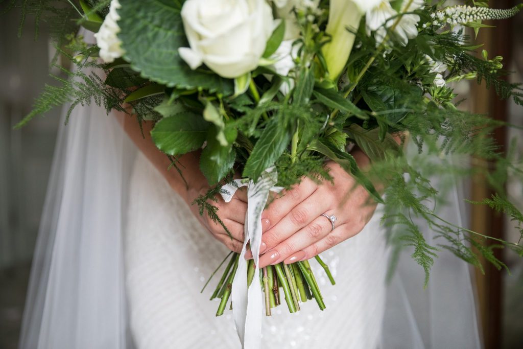brides bouquet kilworth house hotel north kilworth leicestershire oxfordshire wedding photography