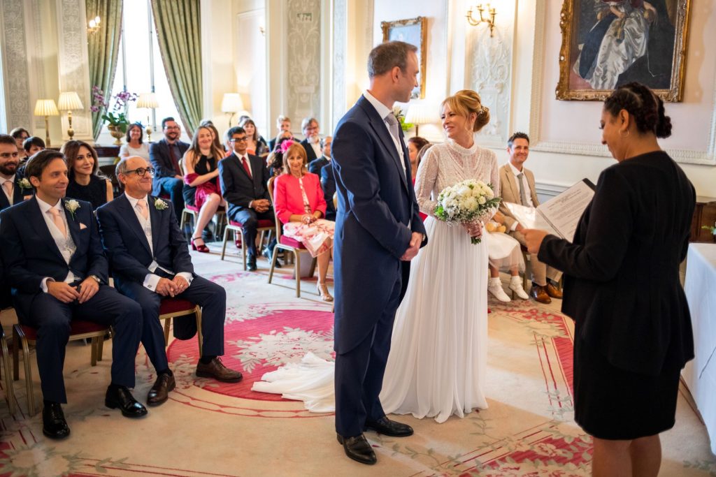 bride groom celebrant lansdowne club marriage ceremony mayfair london oxfordshire wedding photographers