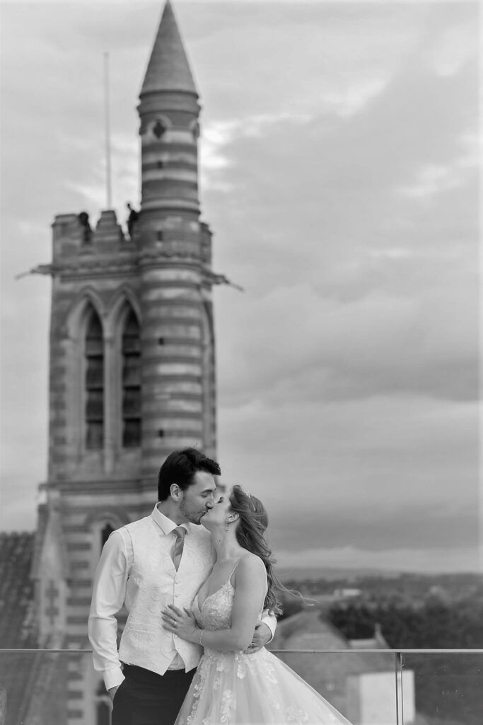 99 bride groom abbey kiss callow end worcester oxfordshire wedding photographer