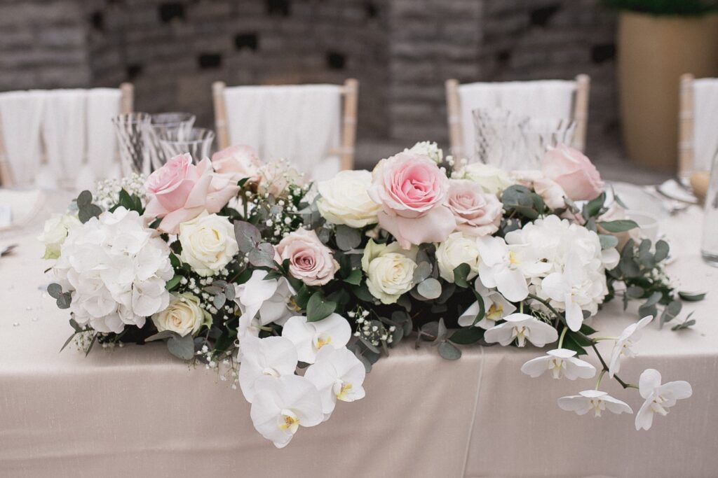 85 wedding breakfast floral arrangement de vere hotel orangery wotton under edge oxfordshire wedding photographers