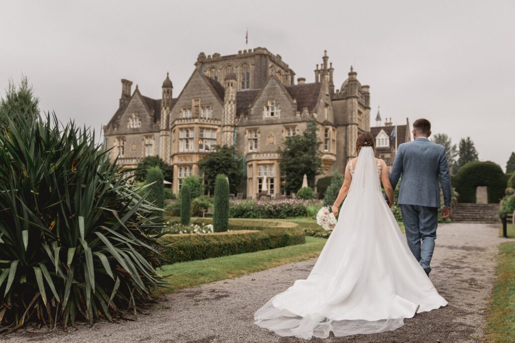 90 bride grooms garden walk de vere hotel wotton under edge oxford wedding photographers