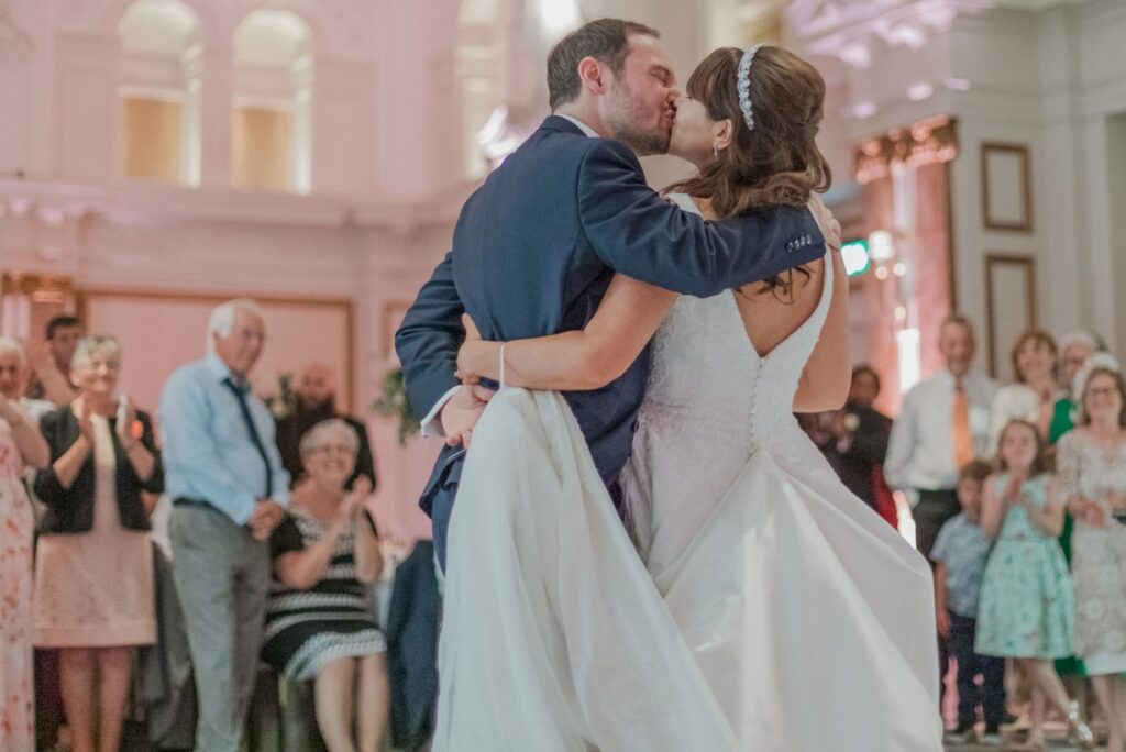137 bride groom kiss kimpton fitzroy hotel london first dance oxfordshire wedding photographers