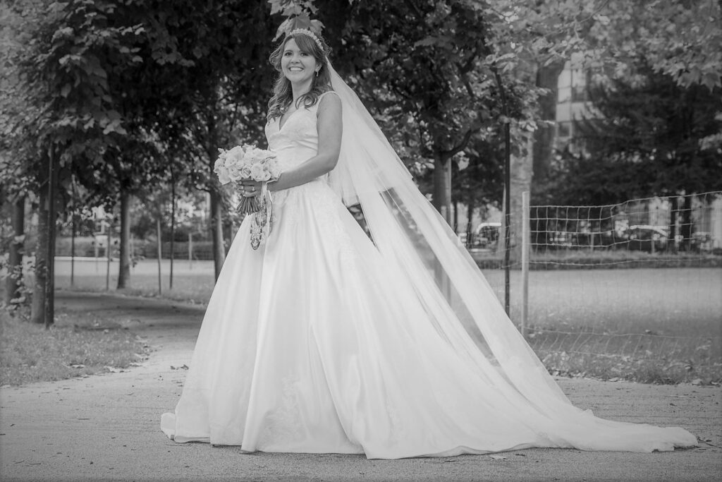 87 brides wedding gown portrait russell square gardens central london oxfordshire wedding photography