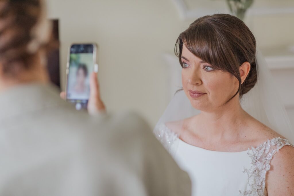 17 hairstylist photographs bride bridal prep oxford city centre wedding s r urwin photographers oxfordshire