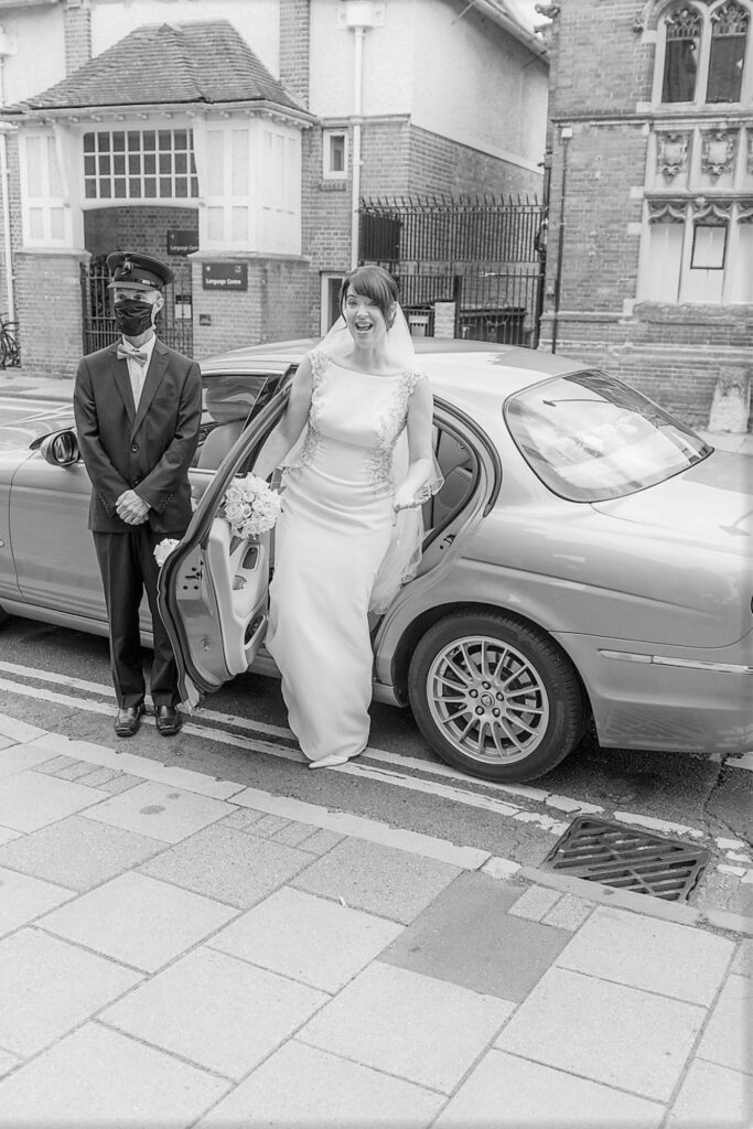 24 bridal car arrives oxford oratory wedding s r urwin photography oxfordshire