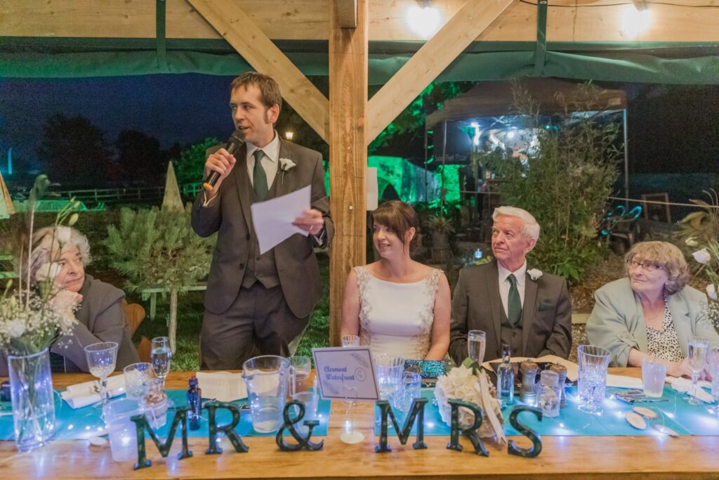 86 grooms speech ye olde swan wedding barn radcot s r urwin photographers oxfordshire