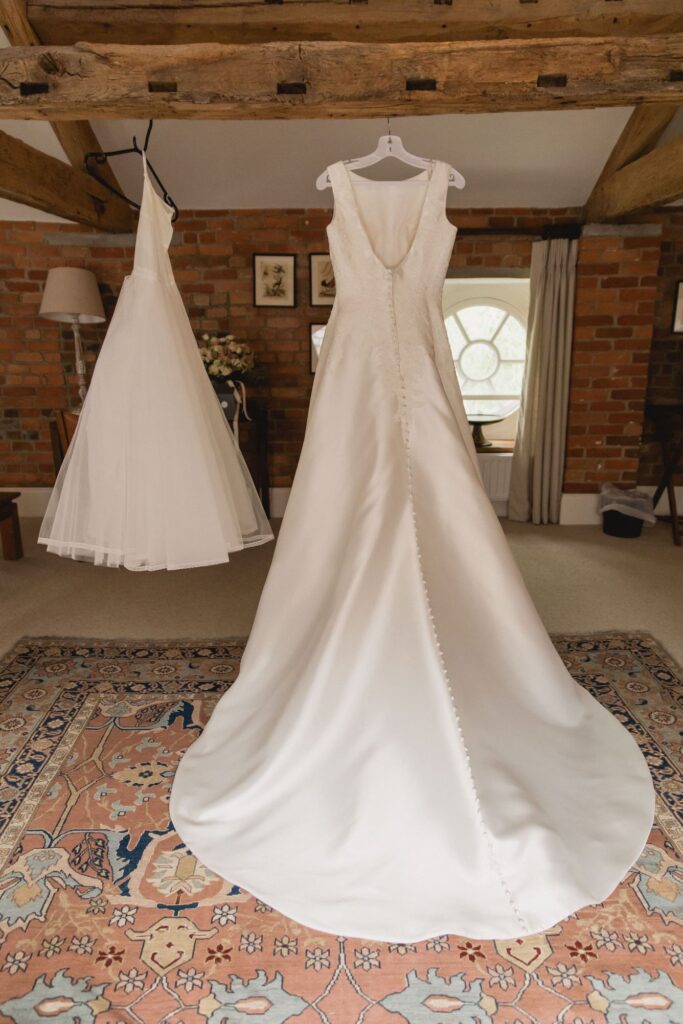 17 brides gown bridal prep wasing park wedding venue aldermaston s r urwin oxfordshire photographers