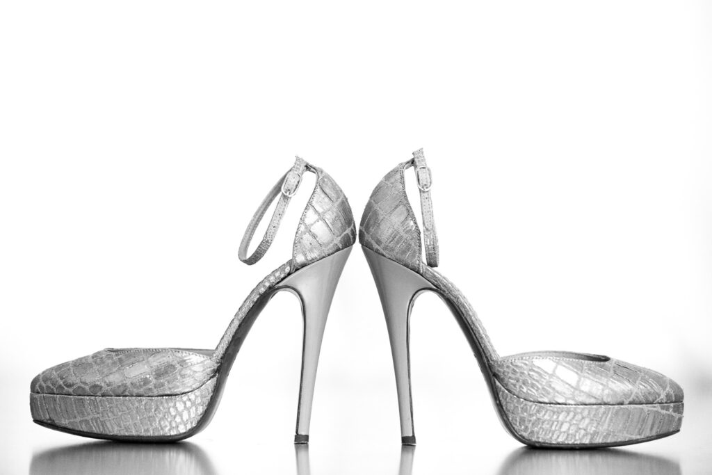 01 brides shoes switzerland oxford destination wedding photographer