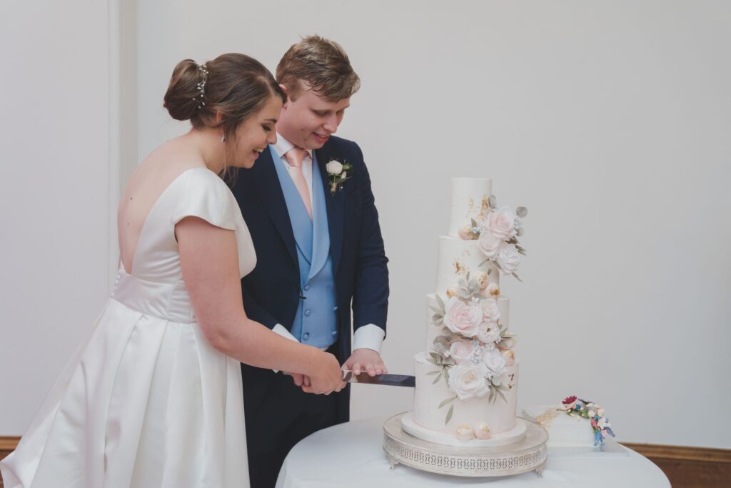 114 cake cutting ceremony thorganby venue north yorkshire oxford wedding photographer