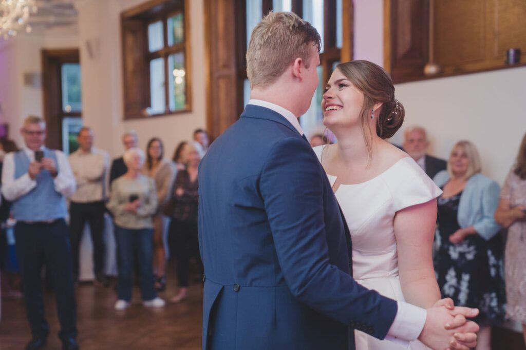 118 guests watch first dance thorganby venue north yorkshire oxfordshire wedding photographers