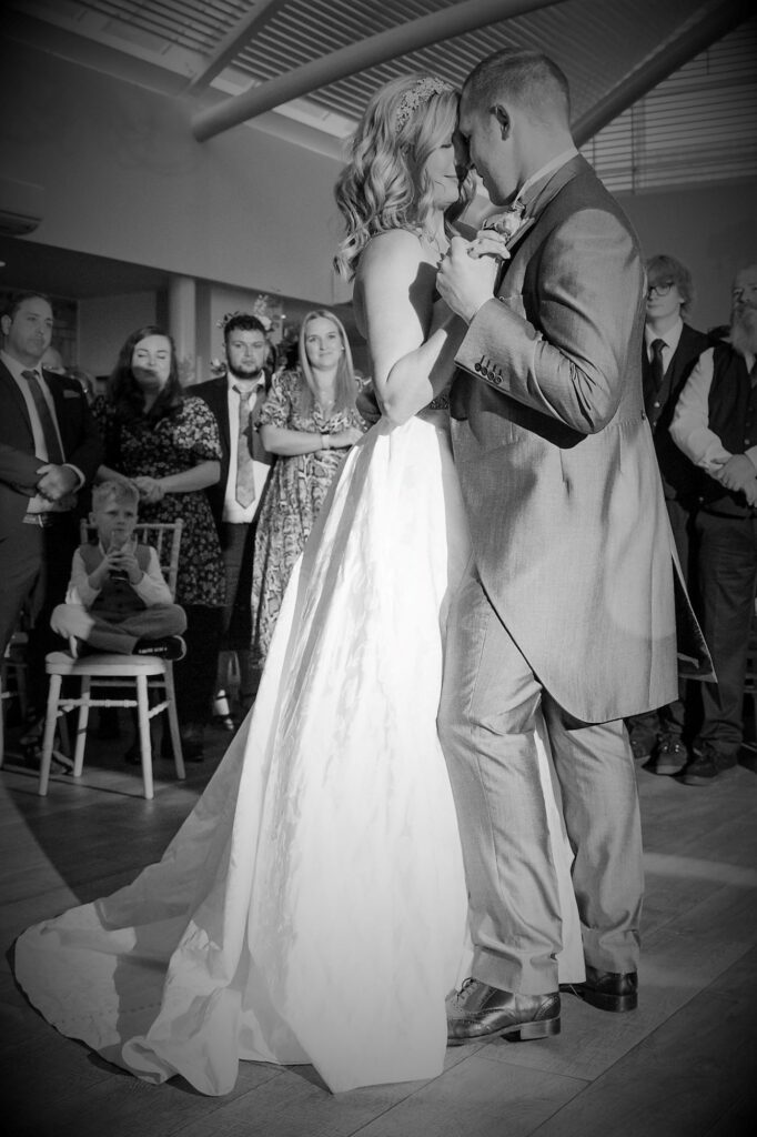 138 bride grooms slow dance ihg hotel sandford oxford oxfordshire wedding photographer