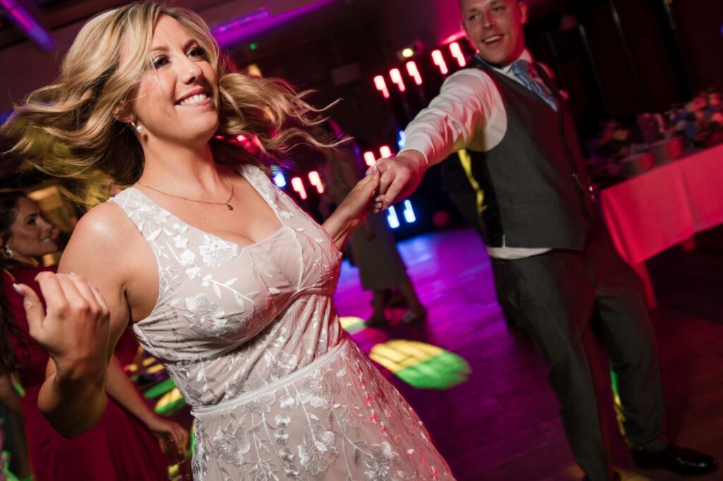 145 bride grooms jive dance ihg hotel sandford oxford oxfordshire wedding photographer