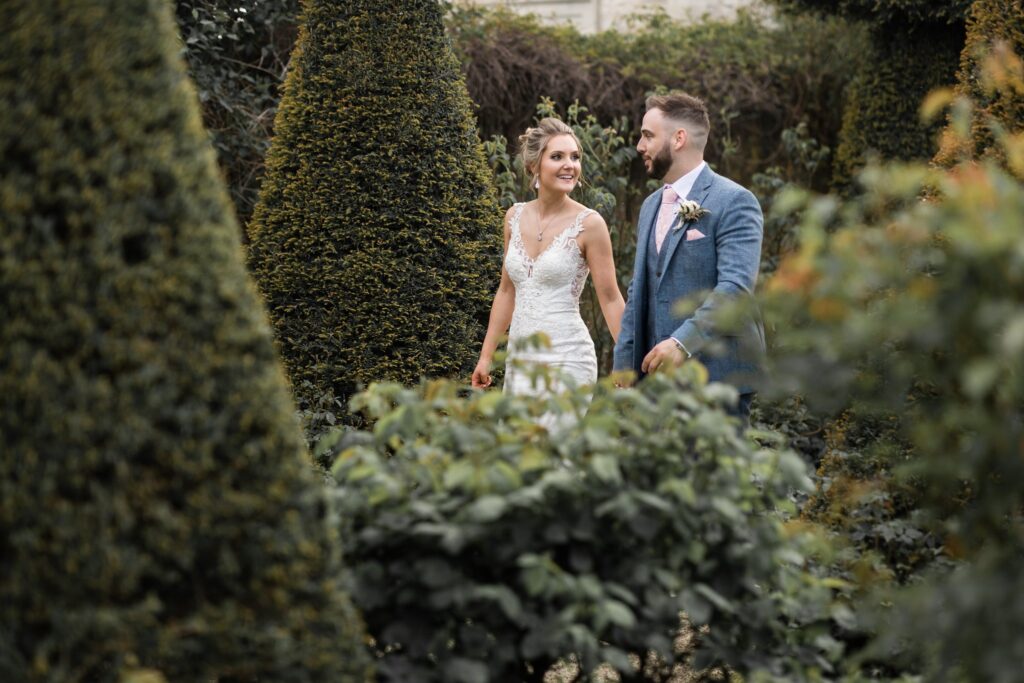 118 bride groom stroll euridge manor gardens chippenham wiltshire oxfordshire wedding photography