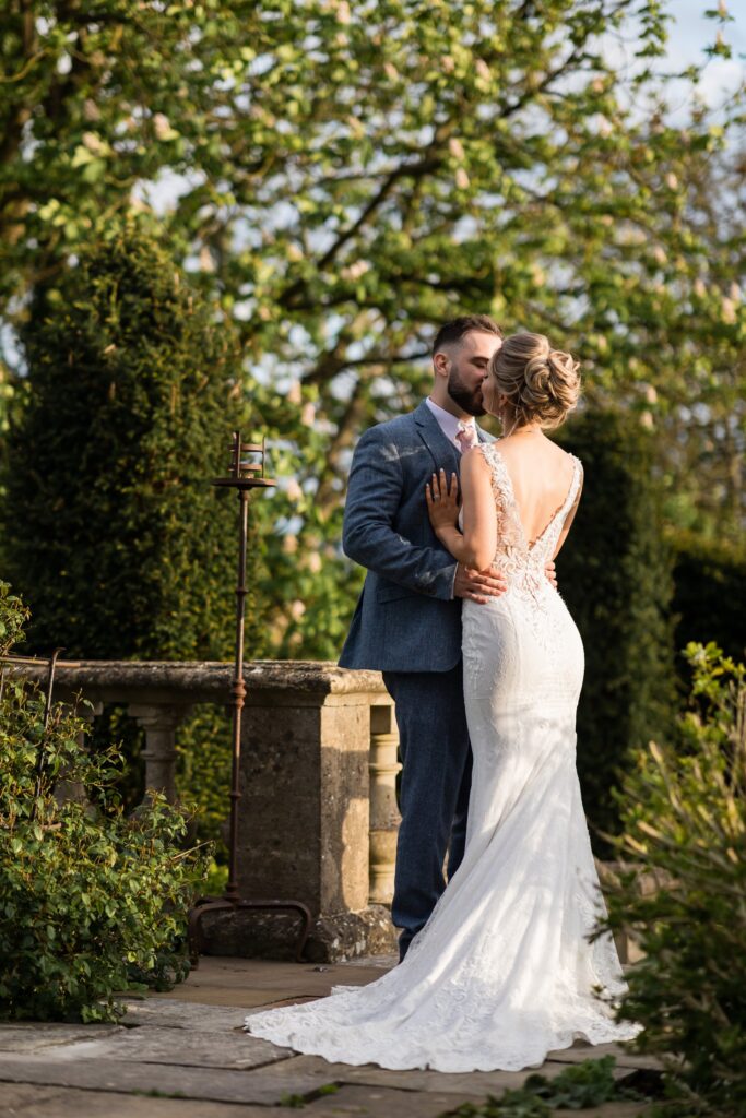 120 groom bride kiss euridge manor gardens chippeham wiltshire oxford wedding photographers