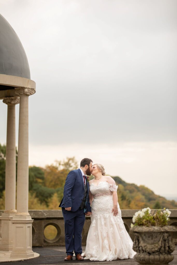23 bride grooms terrace kiss rushpool hall saltburn-by-the-sea oxfordshire wedding photographer