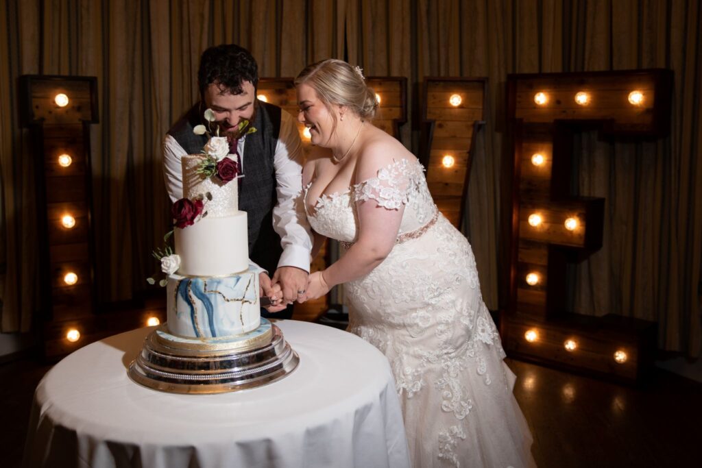 25 cake cutting ceremony rushpool hall saltburn-by-the-sea oxford wedding photographers