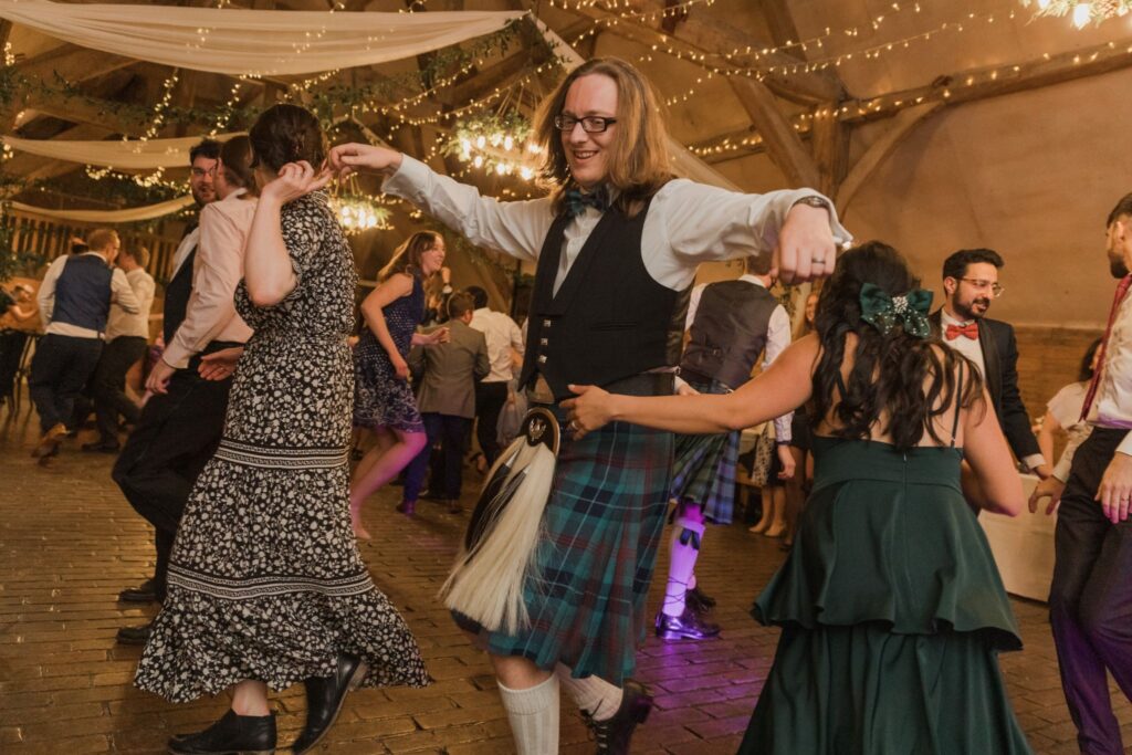 11 country dancing lains barn ardington oxfordshire wedding photographers