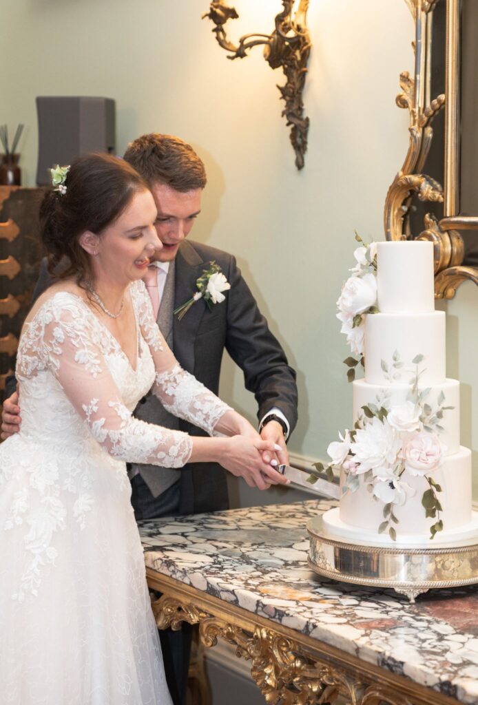 135 cake cutting ceremony prestwold hall reception leicestershire oxfordshire wedding photographer