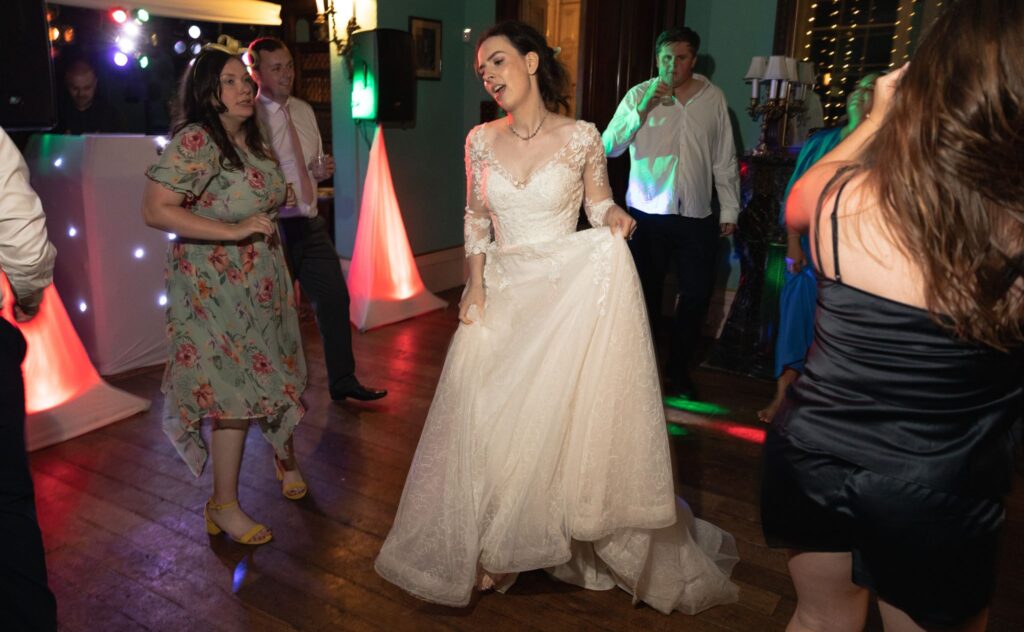 144 bride dances prestwold hall marriage celebrations leicestershire oxfordshire wedding photographer