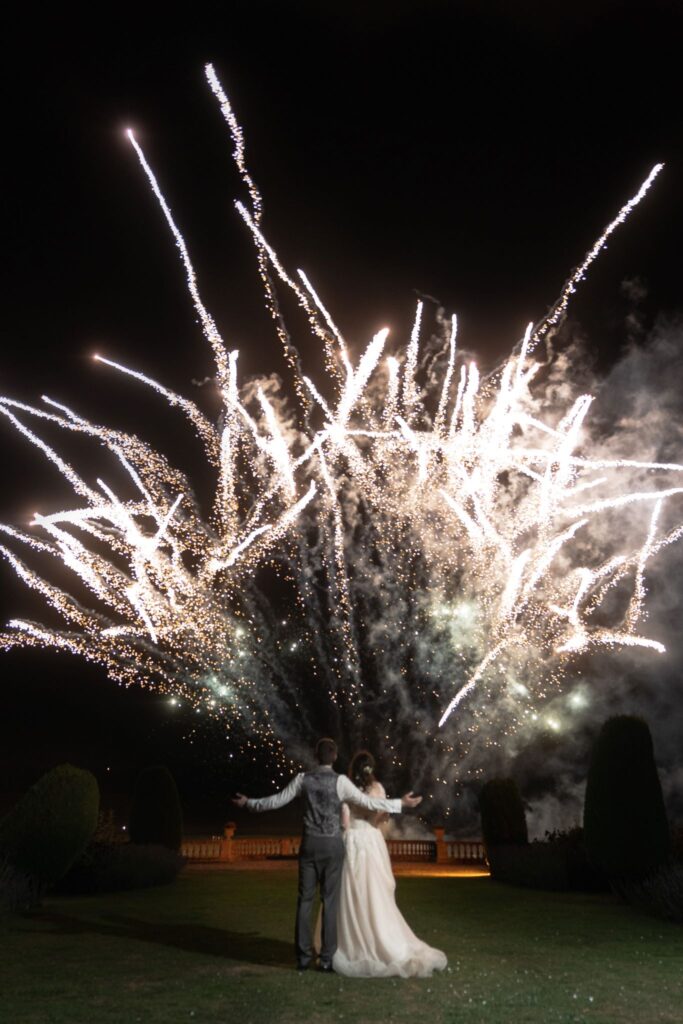 148 fireworks finale prestwold hall marriage celebrations leicestershire oxford wedding photography