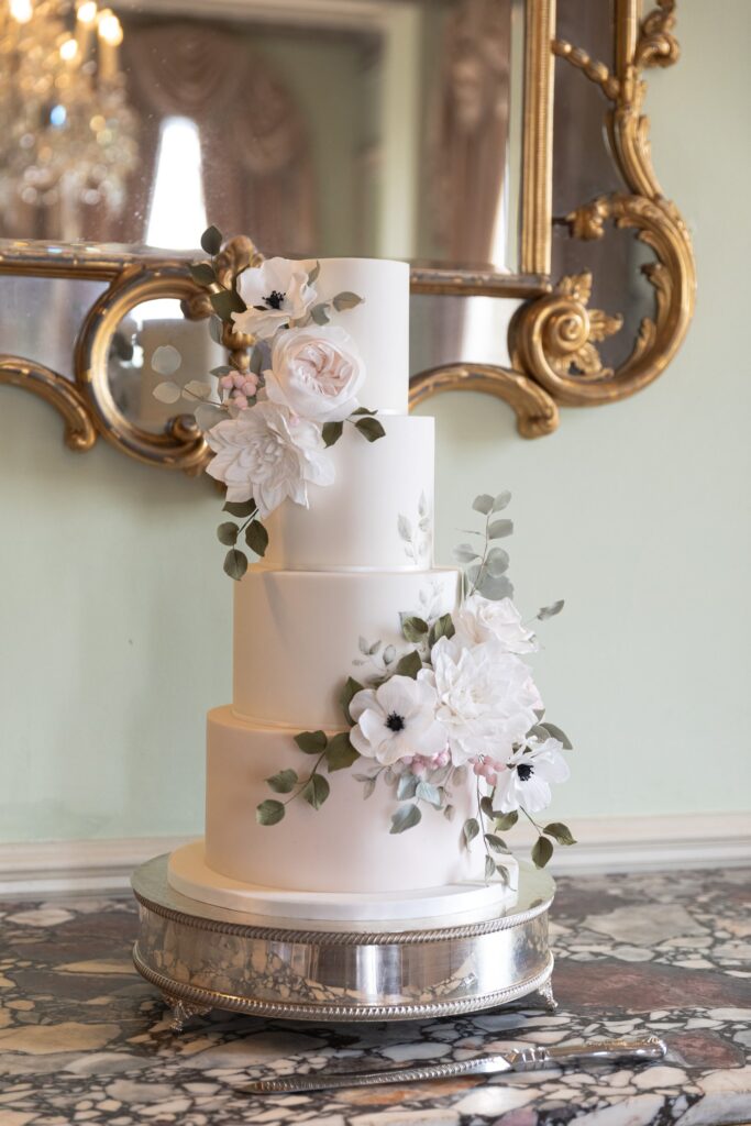 51 decorated cake prestwold hall reception loughborough leicestershire oxfordshire wedding photographer