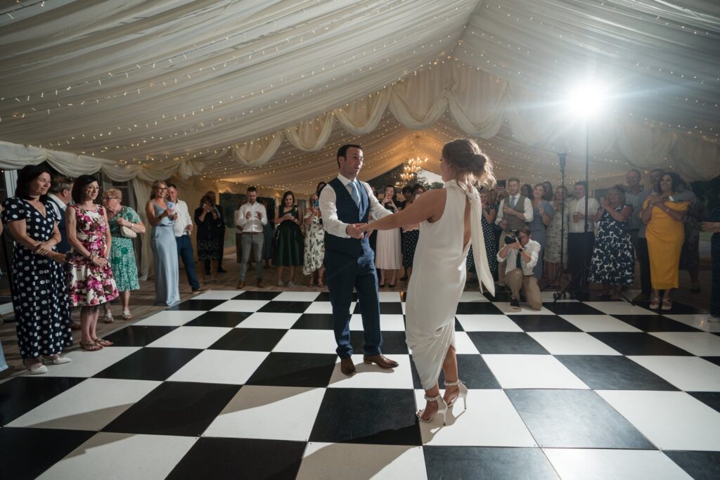 109 bride grooms first dance ardington house marquee wantage oxfordshire oxford wedding photography