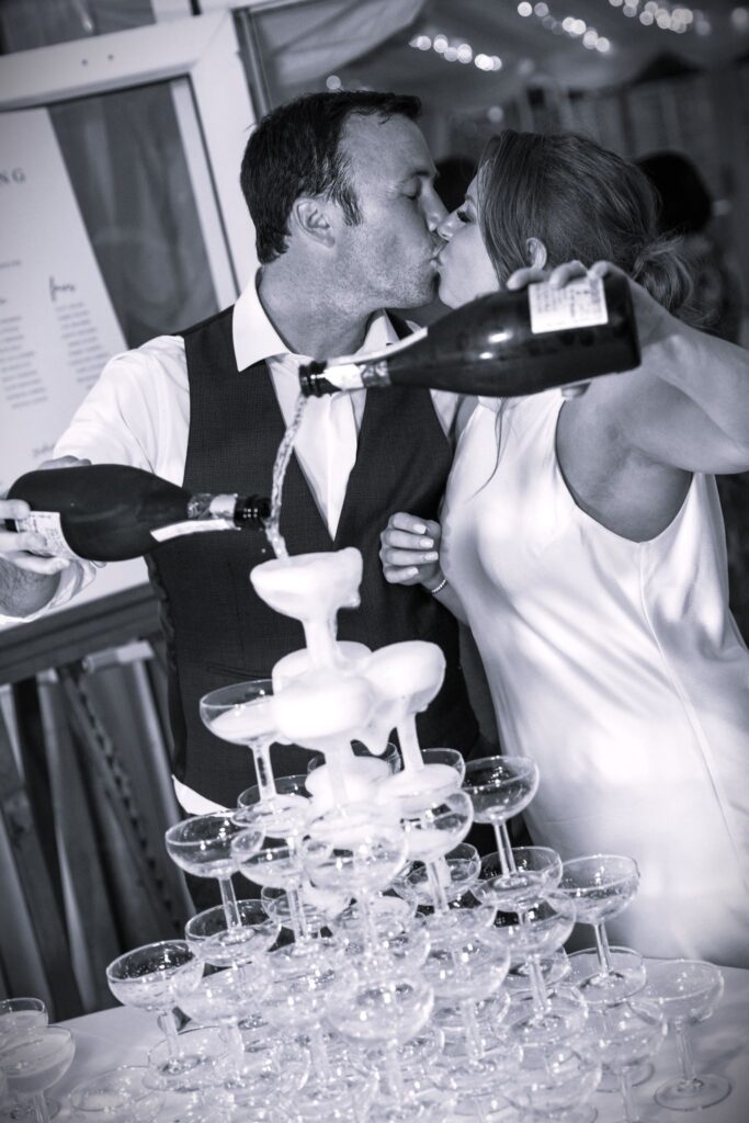 115 bride grooms champagne fountain ardington house wantage oxfordshire wedding photographer