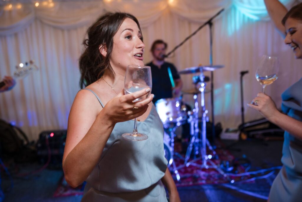118 bridesmaids enjoy dancing ardington house reception wantage oxfordshire oxford wedding photographer