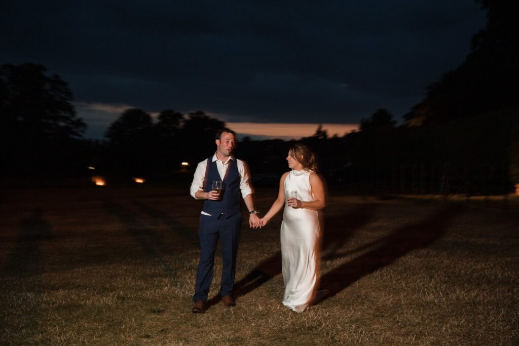 119 bride grooms twilight stroll ardington house grounds wantage oxfordshire oxford wedding photographers